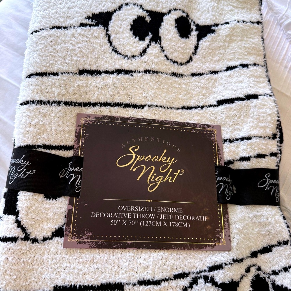 Spooky Night Mummy Throw Blanket Unisex 50x70 White New Halloween Oversized